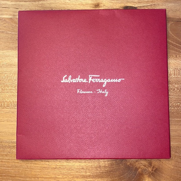 Salvatore Ferragamo pocket square - Picture 7 of 7
